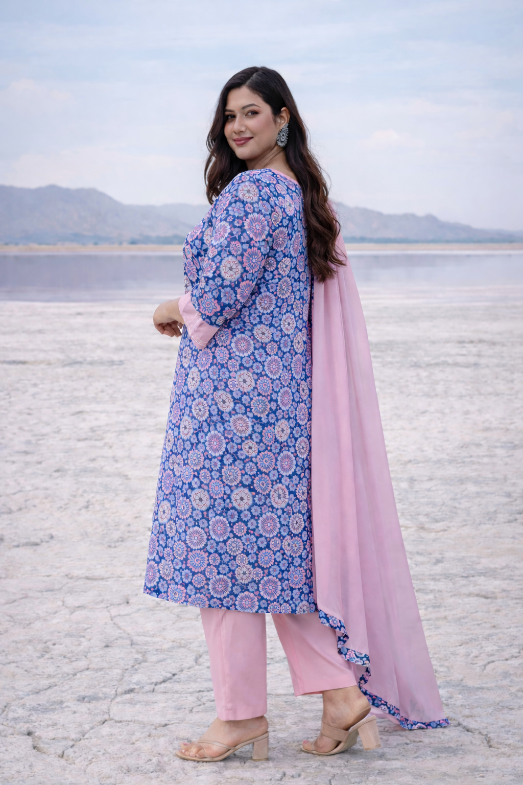 Navy Blue And Pink Contrast Kurta Suit Set (3 Pc)-2